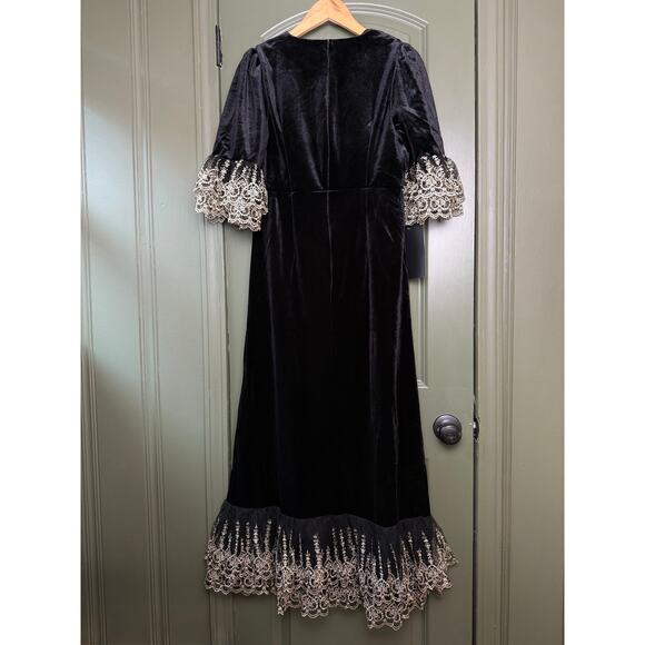 NWT Pomander Place Tuckernuck Black Velvet Lillith Maxi Dress Gold Lace Large - Picture 2 of 5